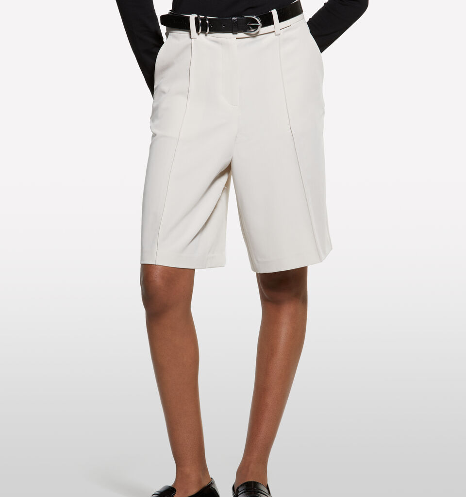 Beige relaxed fit bermudas - women's shorts - Beige | Sisley image number 3